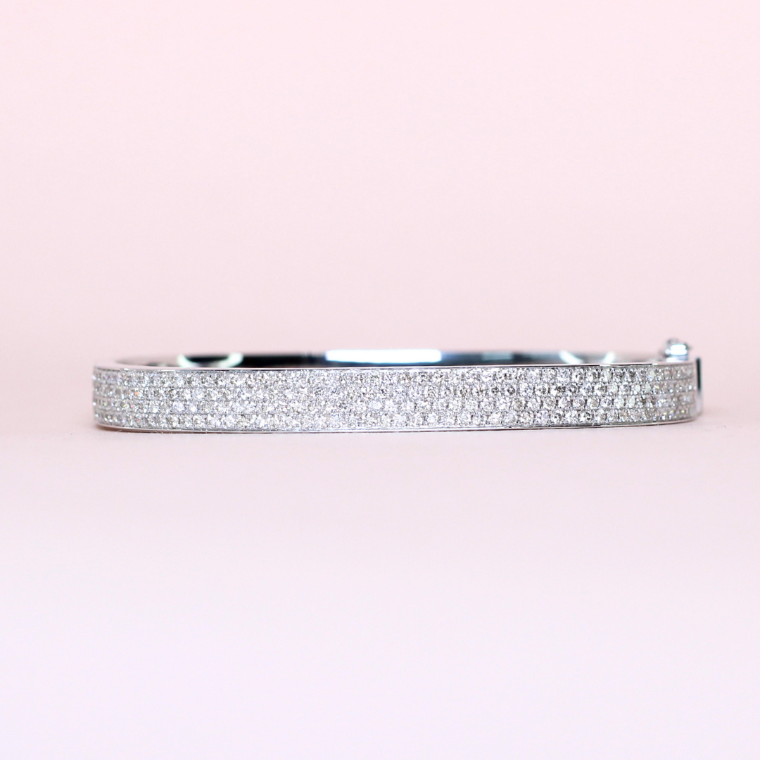 2.76cts Miropavé bangle