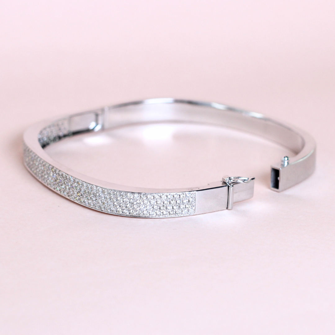 2.76cts Miropavé bangle