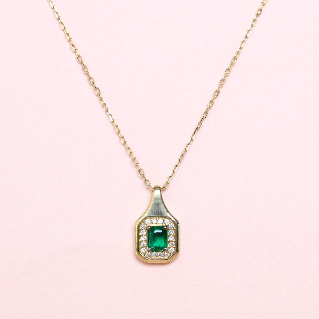 .30ct Emerald necklace