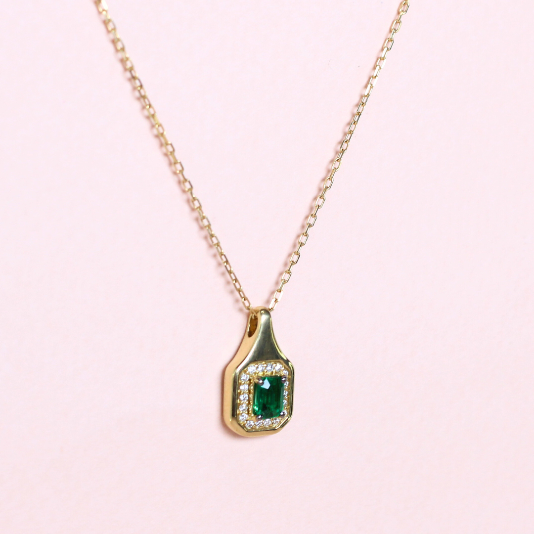 .30ct Emerald necklace