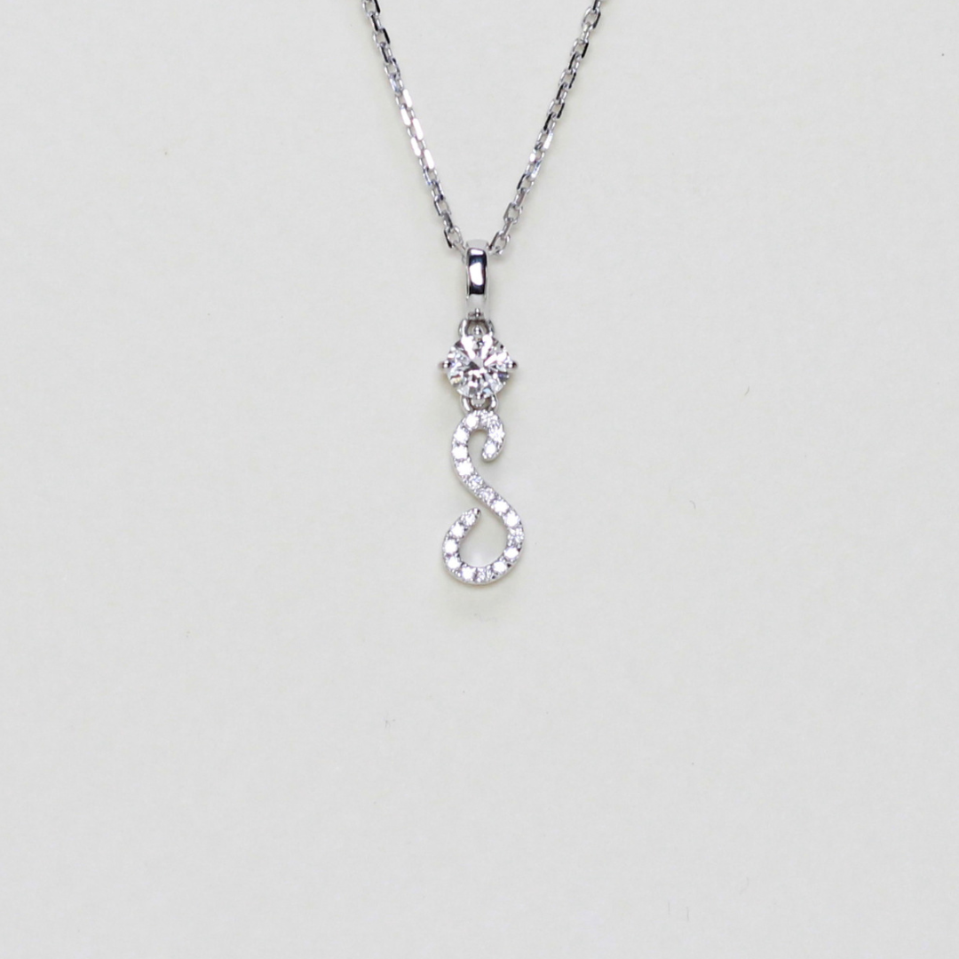 .30cts Letter S pendant