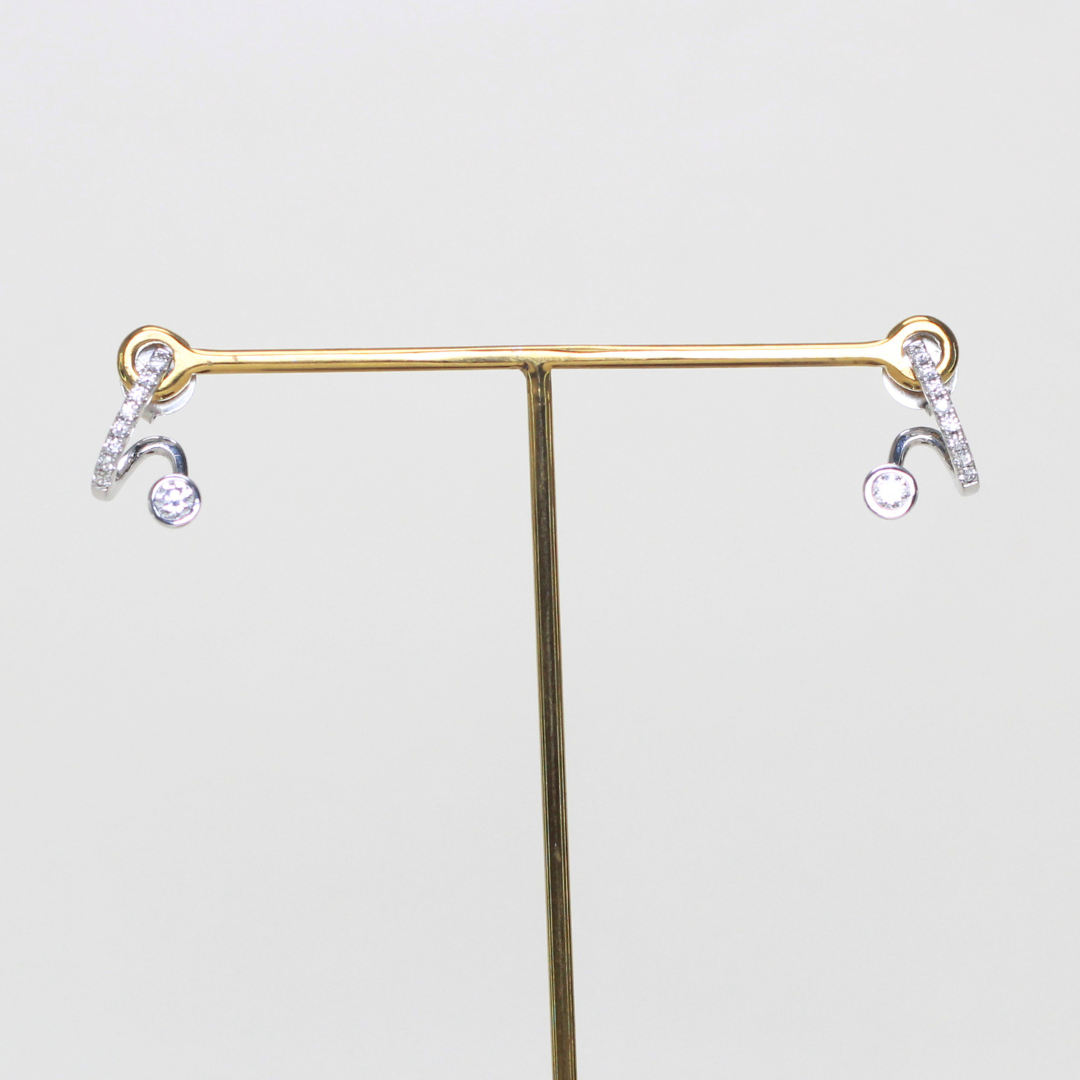 .40cts Twisted earrings