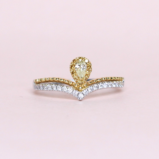 .30cts Yellow diamond Pear V-ring