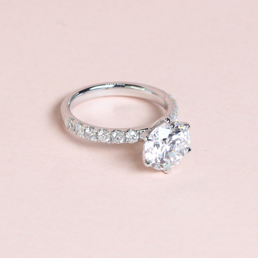 3.09ct Round Brilliant diamond ring in Pave setting