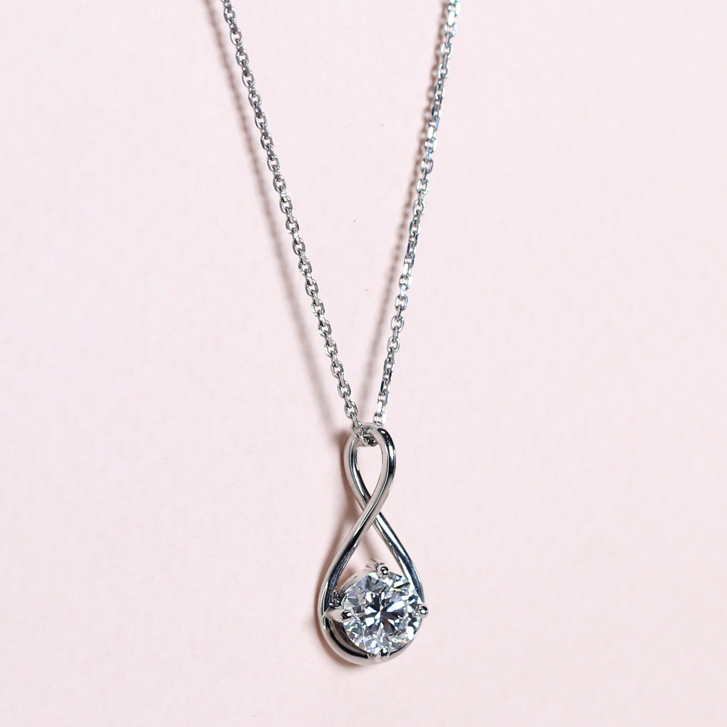 1.06ct Round cut Lab-grown necklace