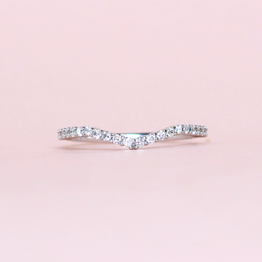 .22cts Round cut Chevron ring