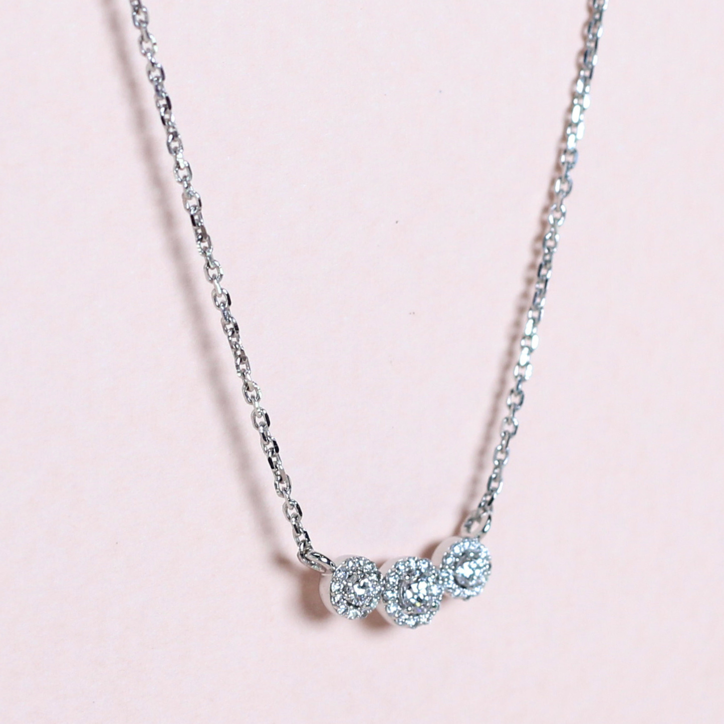 1.44cts Trilogy illusion Lab-grown necklace