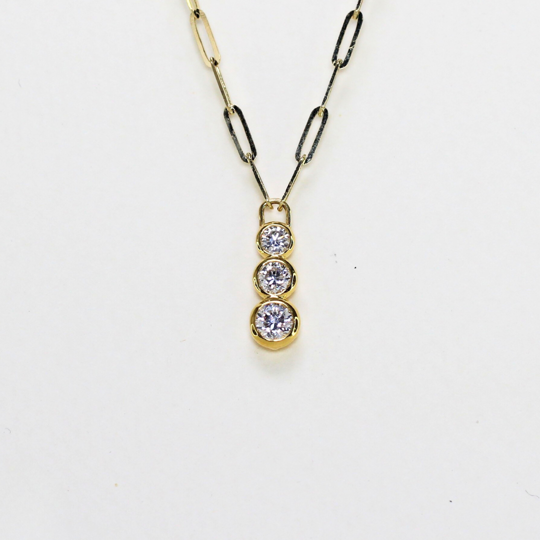 .63cts Graduated 3-stone Necklace