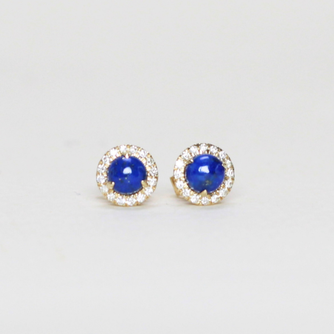 .68cts Blue stud earrings