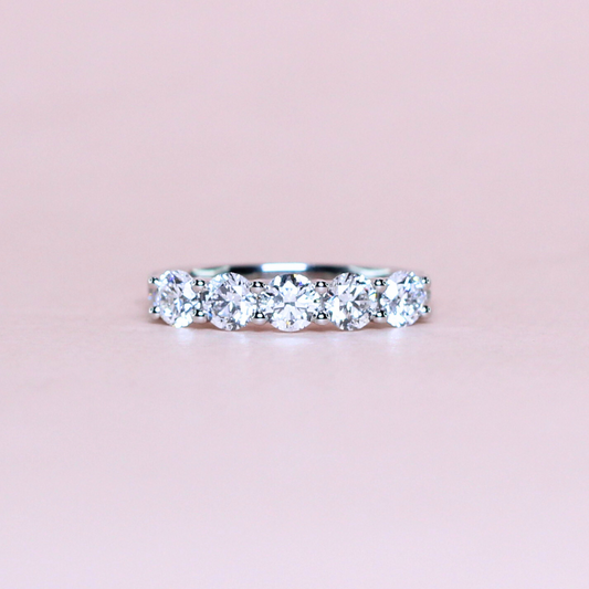 1.62cts 5-stone Round cut  Lab-grown Pavé ring