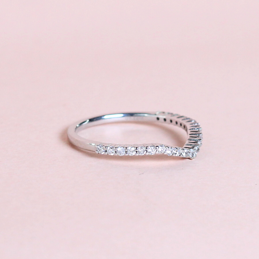 .22cts Round cut Chevron ring
