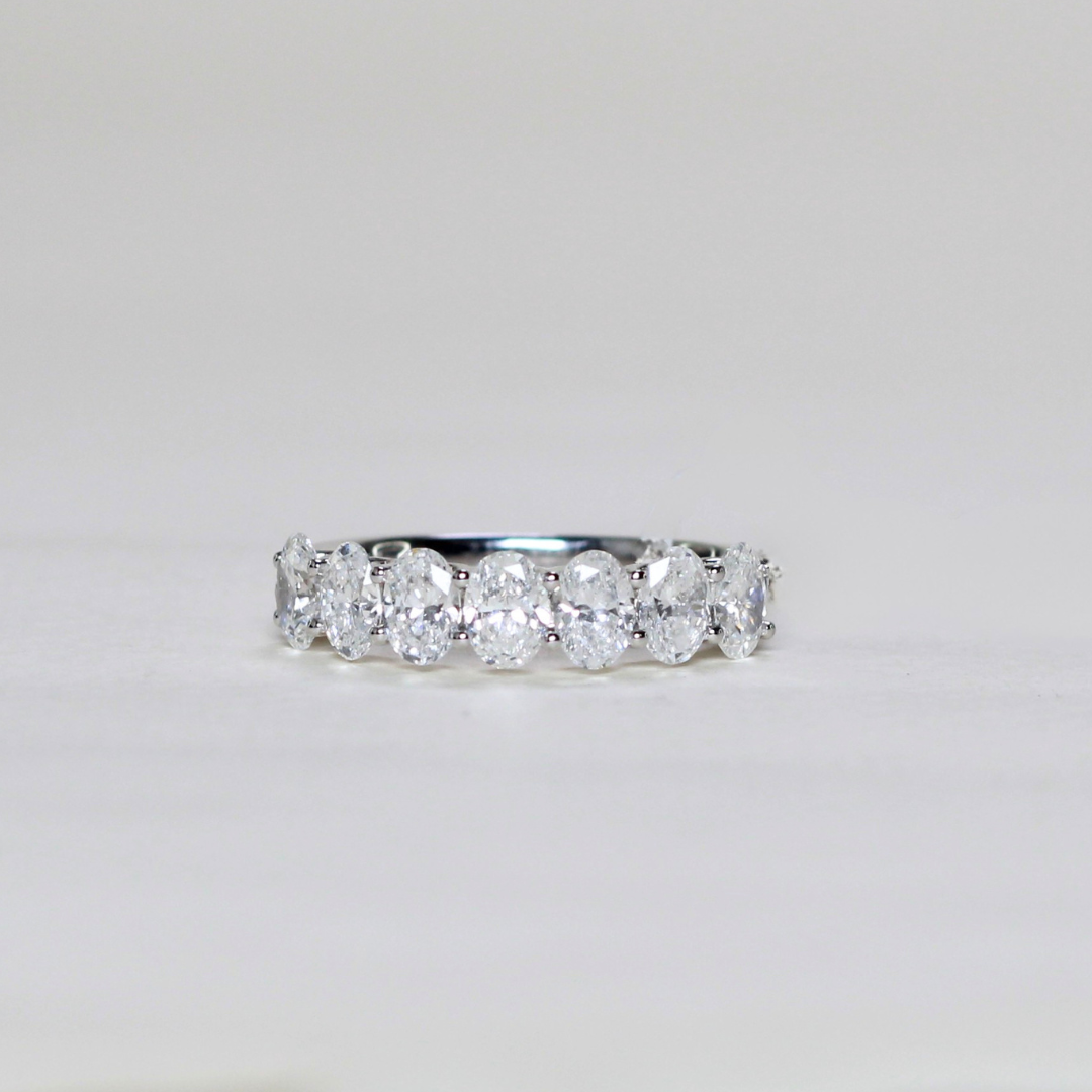 2.10cts 7-stone Oval cut ring