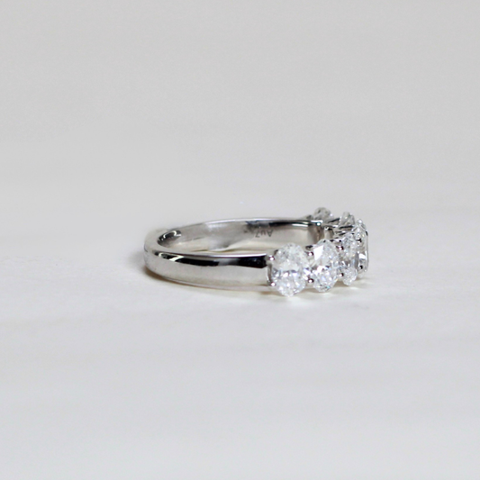 2.10cts 7-stone Oval cut ring
