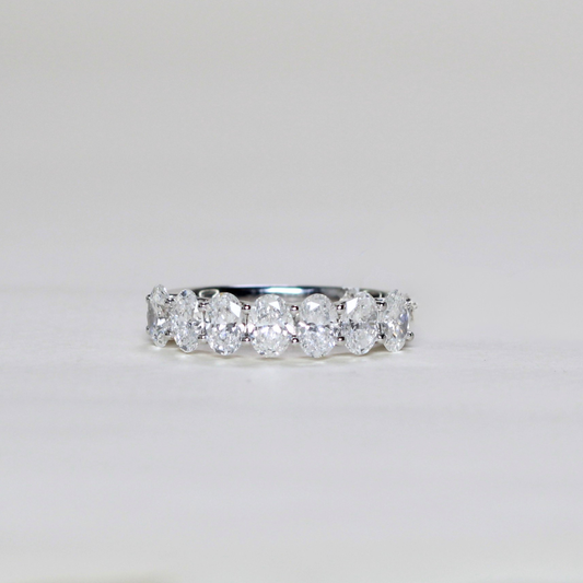 2.10cts 7-stone Oval cut ring