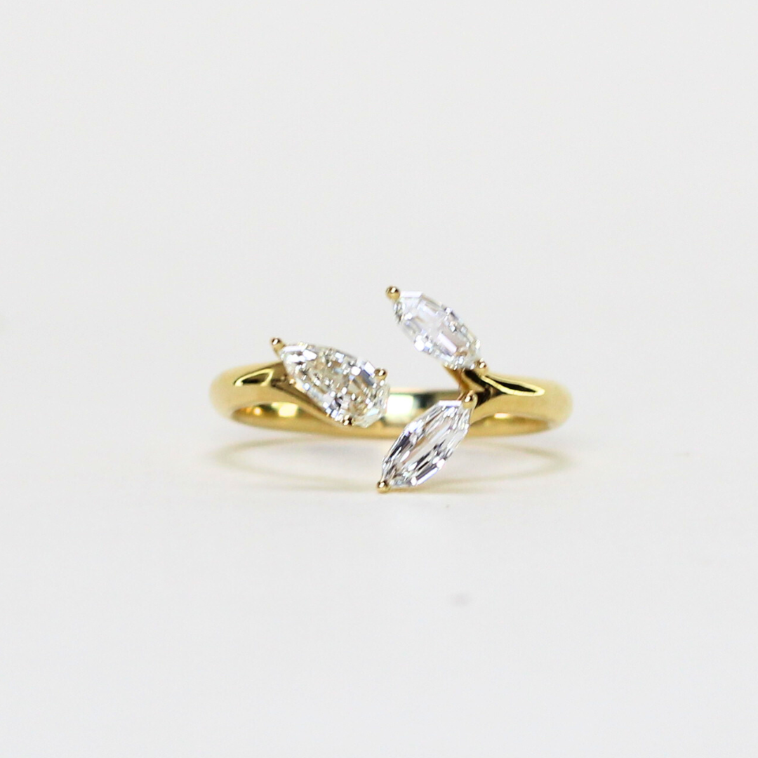 .72cts 3-stone Pear cut  open ring