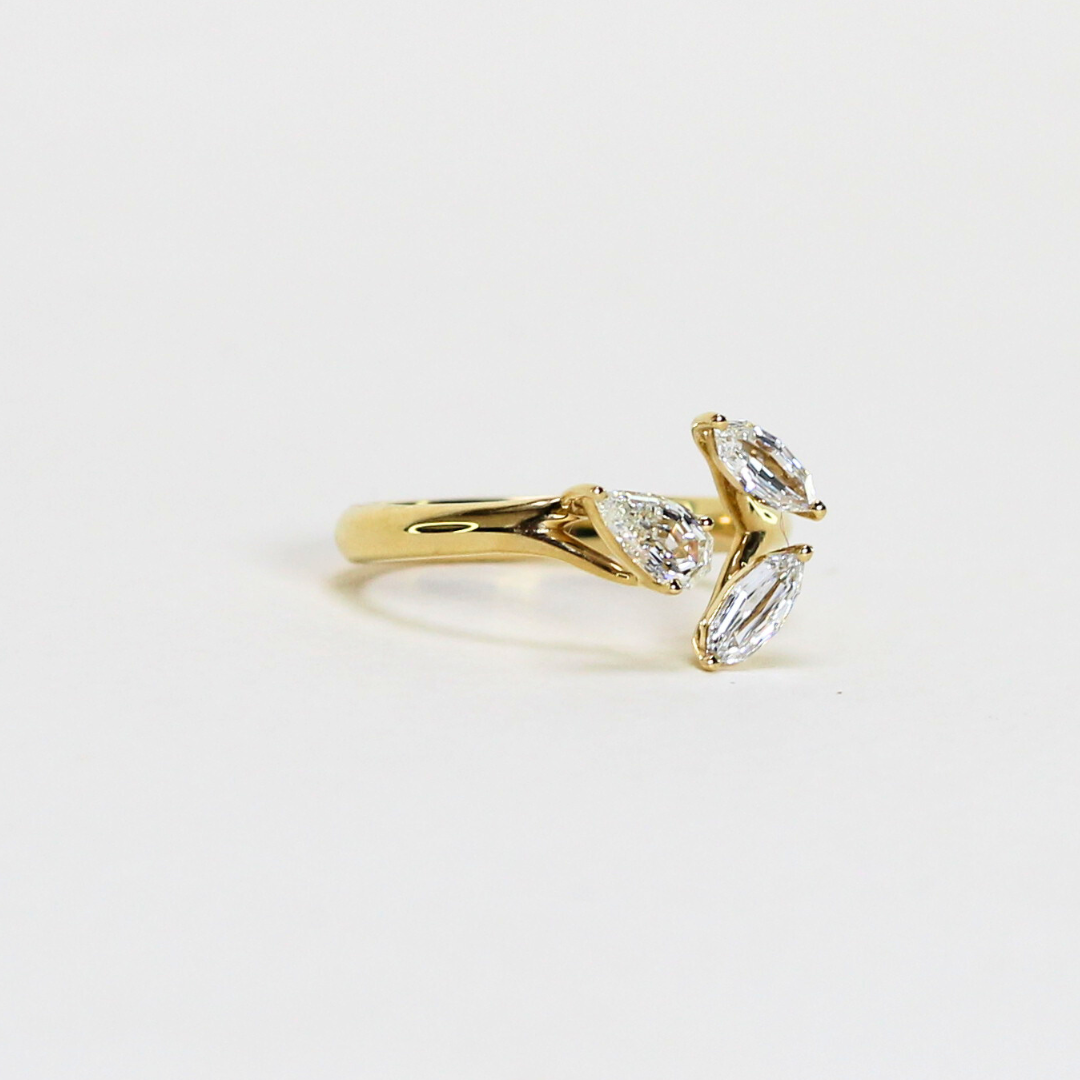 .72cts 3-stone Pear cut  open ring