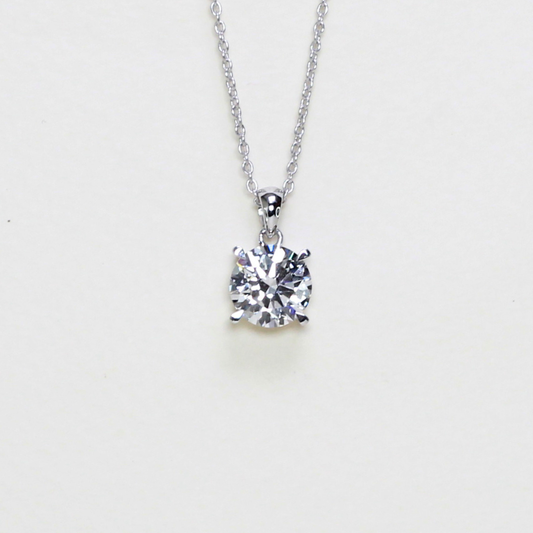 3.03ct Round cut solitaire necklace