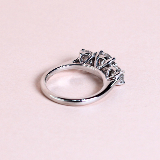 1.20cts Round cut Trilogy ring