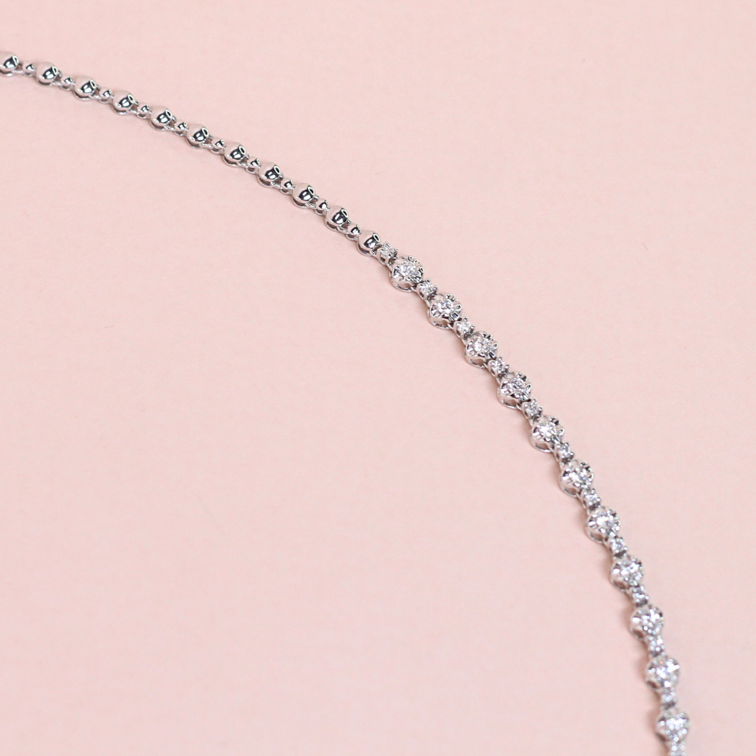 2.61cts Rounded Prong Graduating Tennis Necklace