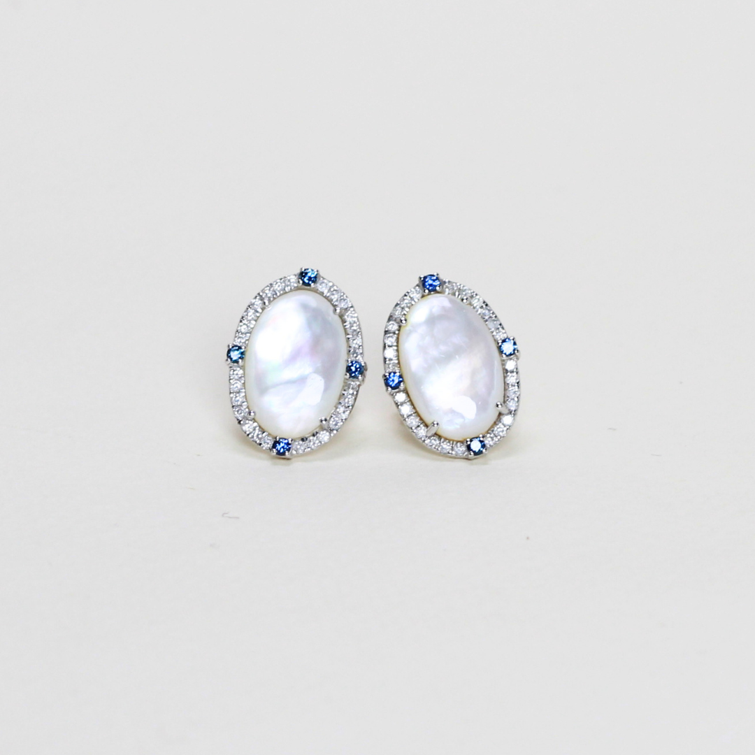 Mother of Pearl stud earrings