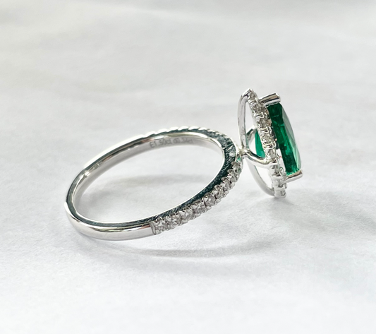 1.80cts Pear cut Emerald Pavé ring with Halo