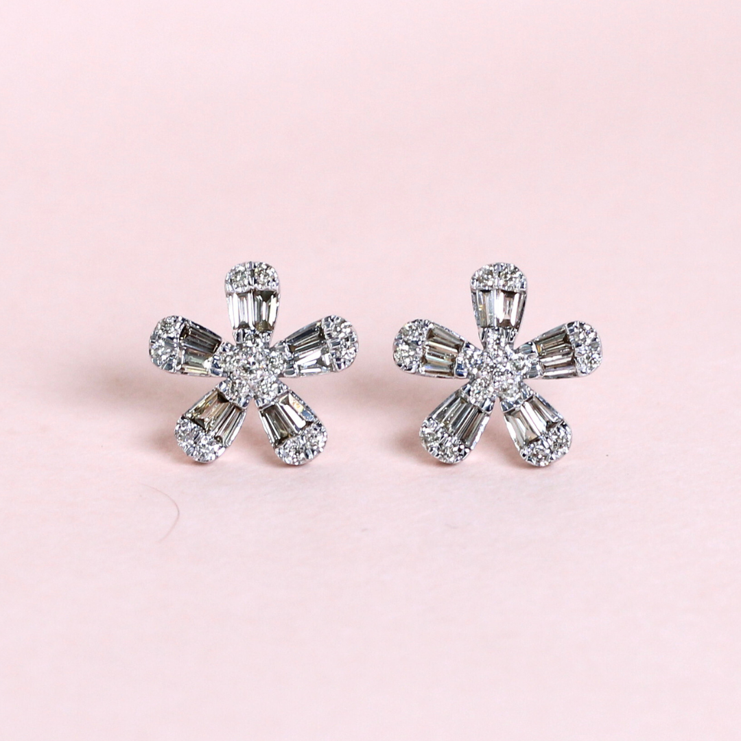 1cts Flower Earrings