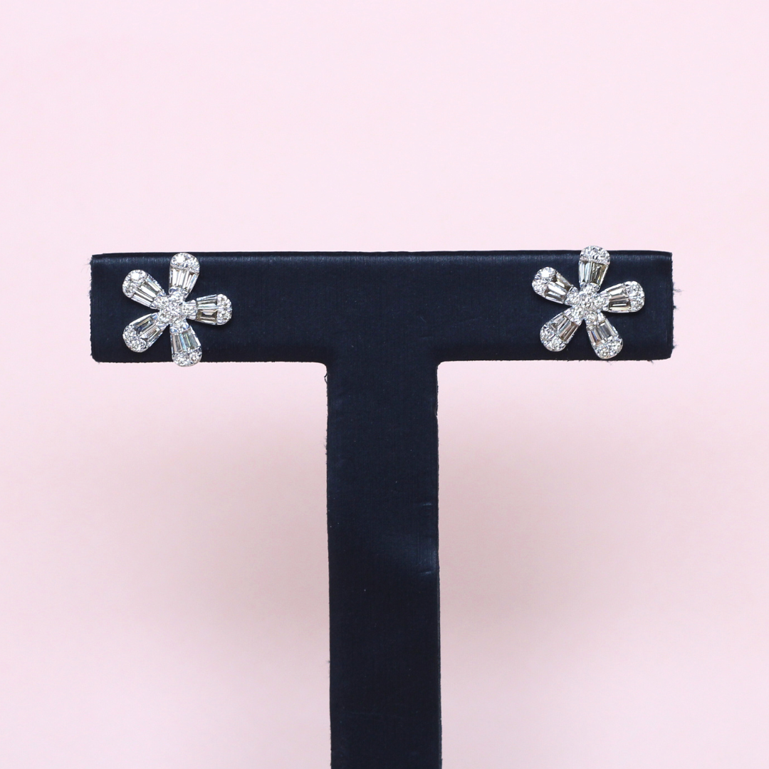 1cts Flower Earrings