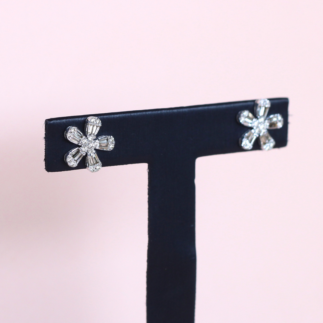 1cts Flower Earrings