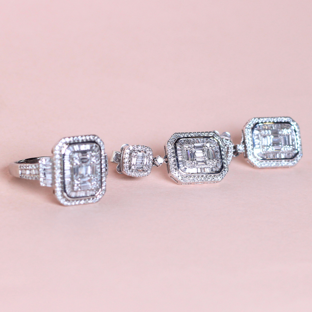3cts Emerald illusion dangling set