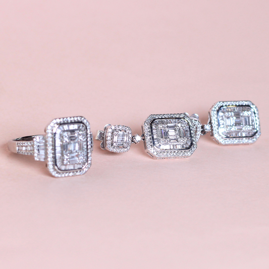3cts Emerald illusion dangling set