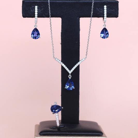 3.5cts Blue Sapphire set