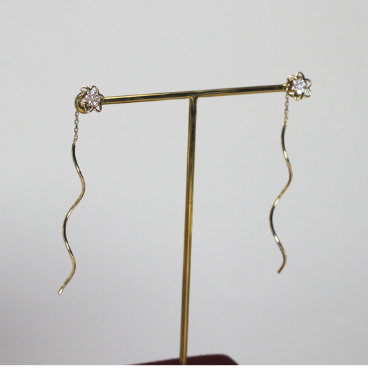 .05cts Swirl dangling earrings