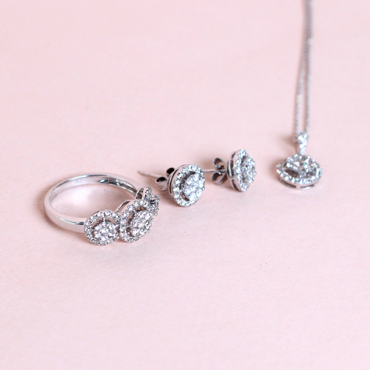 2cts Round Illusion set with halo- chain included
