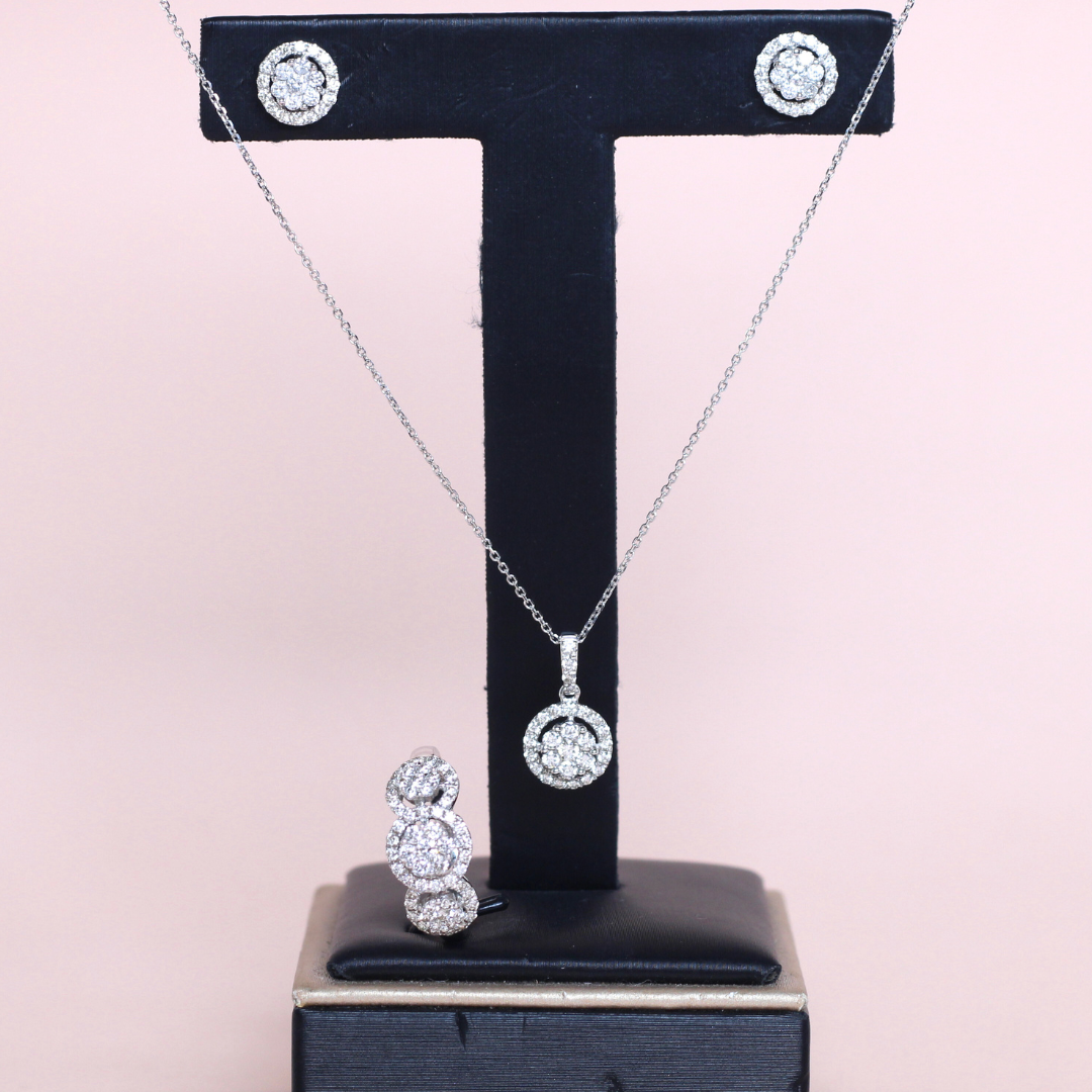 2cts Round Illusion set with halo- chain included